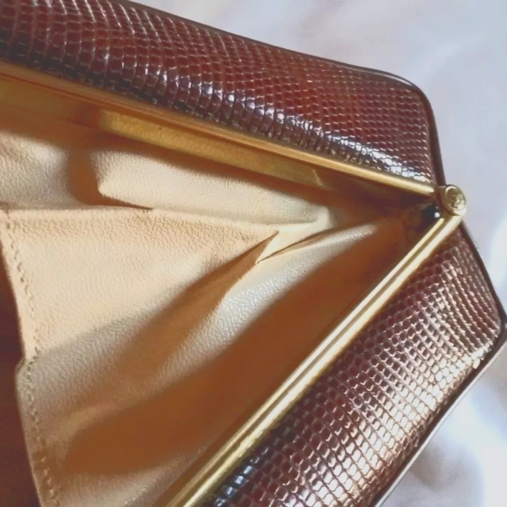 VINTAGE Leather Bag 🛍️